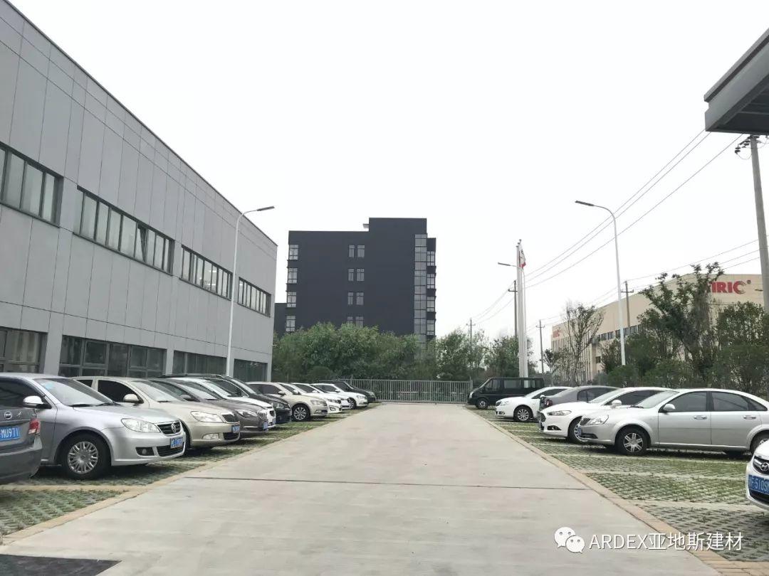 報名預約：百人高檔多功能培訓教室\會(huì )議室\展廳可供出租