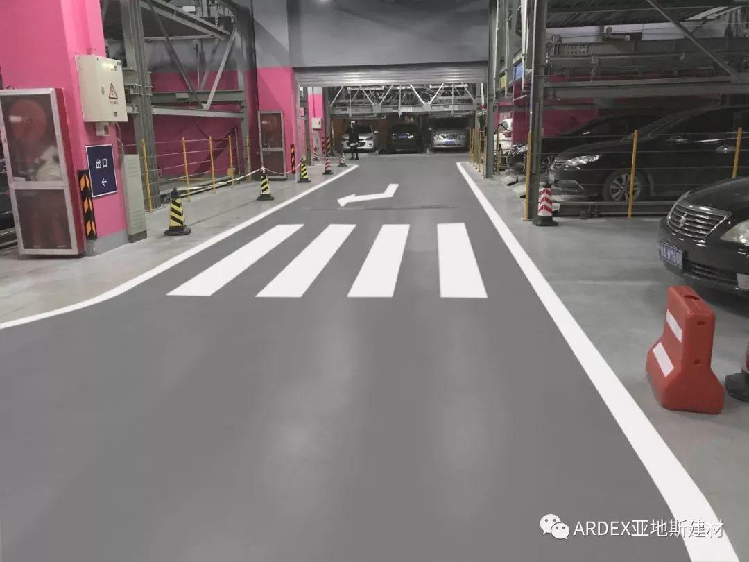 體驗升級！本色水泥基自流平系統重塑2萬(wàn)平地下車(chē)庫，不僅僅是感官