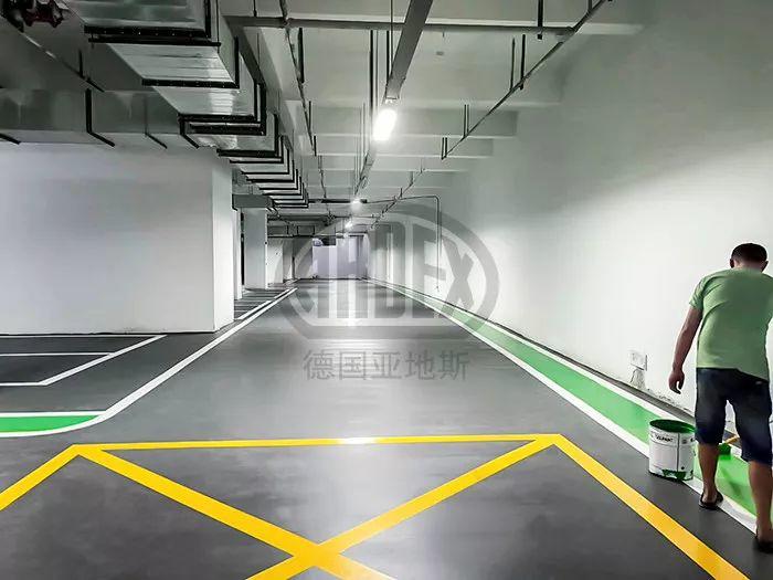 【案例分享】亞地斯水泥基面自流平又出爆款！鄭州龍湖金融島停車(chē)庫