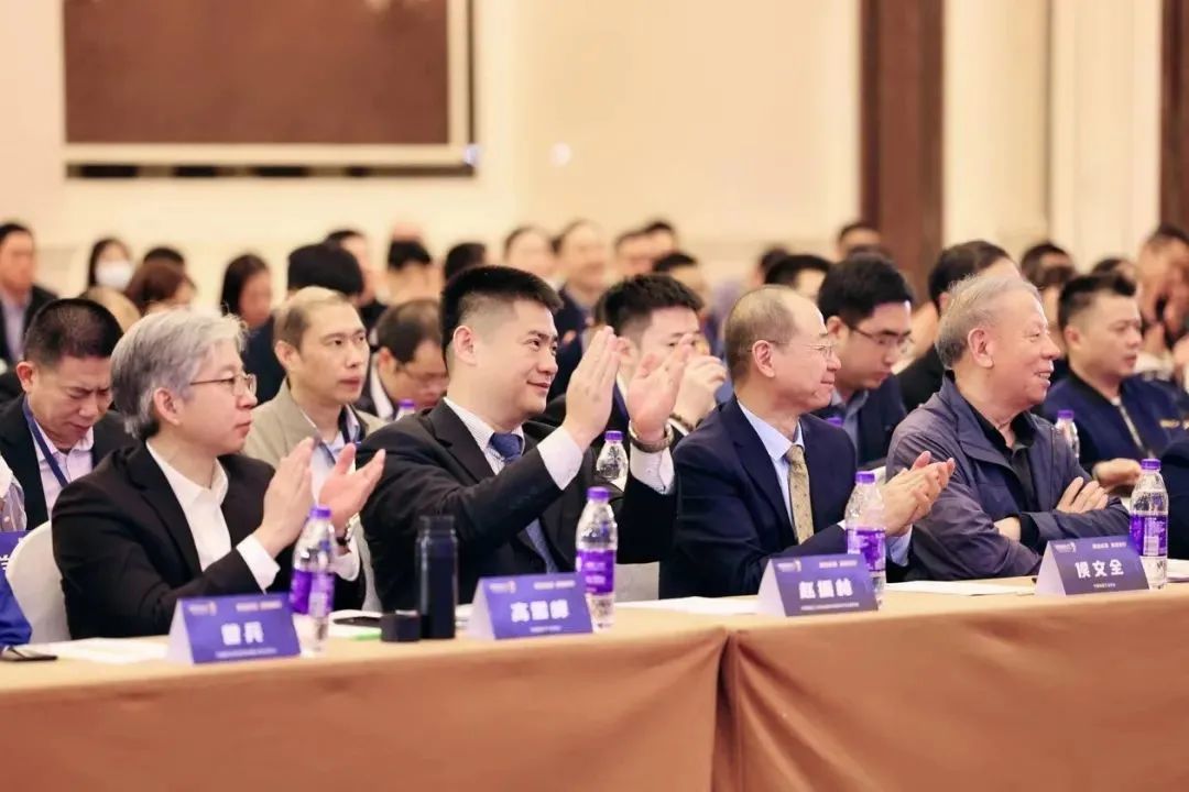 亞地斯集團榮獲中國陶瓷工業(yè)協(xié)會(huì )瓷磚粘貼技術(shù)專(zhuān)業(yè)委員會(huì )榮譽(yù)表彰 亞地斯集團榮獲中國陶瓷工業(yè)協(xié)會(huì )瓷磚粘貼技術(shù)專(zhuān)業(yè)委員會(huì )榮譽(yù)表彰